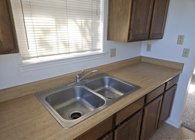 rental at 5319  Ashbury Dr in San Antonio, TX — photo 5