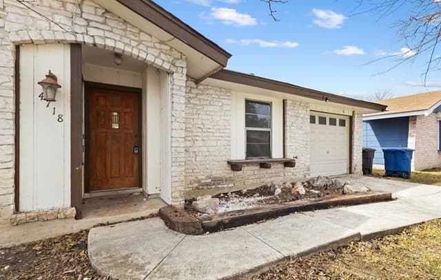 rental at 4718  Casa Oro St in San Antonio, TX — photo 3