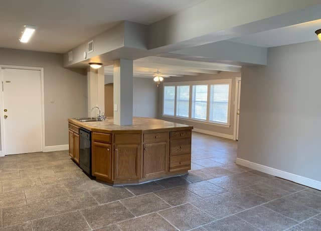 rental at 127  Summertime in San Antonio, TX — photo 3
