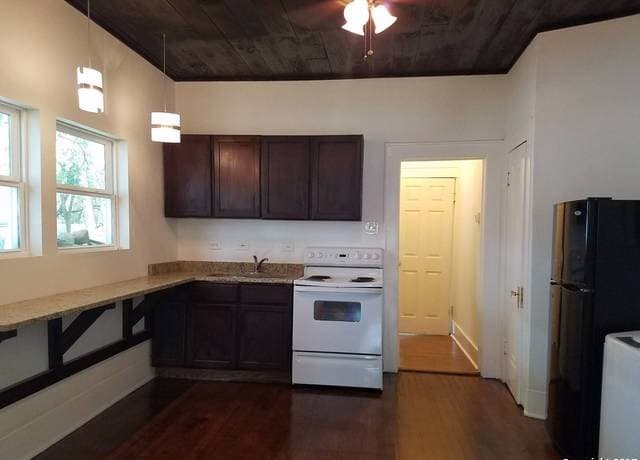 rental at 826 E Erie Ave Unit A in San Antonio, TX — photo 4