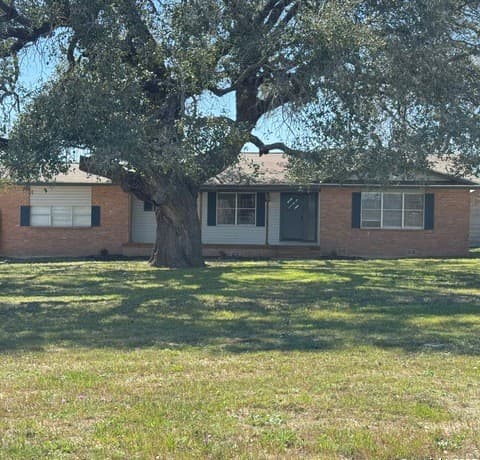 rental at 10353-B  Fm 539 in Sutherland Springs, TX — photo 3