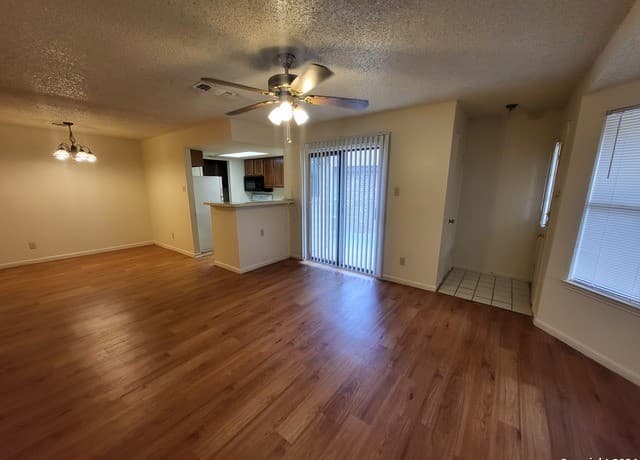 rental at 6350  Cambridge Unit #2 in San Antonio, TX — photo 3