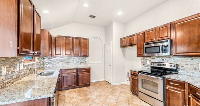 rental at 7951  Brinson in Converse, TX — photo 2