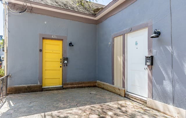 rental at 426  Woodlawn Unit 1 in San Antonio, TX — photo 2