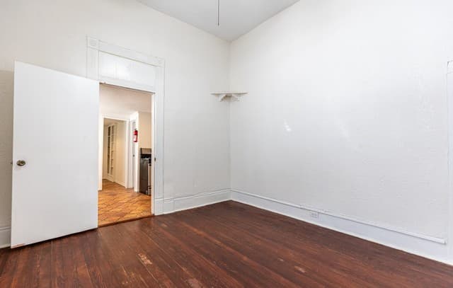 rental at 426  Woodlawn Unit 1 in San Antonio, TX — photo 4