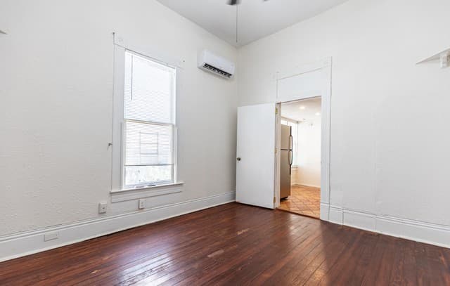 rental at 426  Woodlawn Unit 1 in San Antonio, TX — photo 5