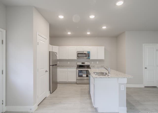 rental at 7503  Savannah Brooks in San Antonio, TX — photo 5