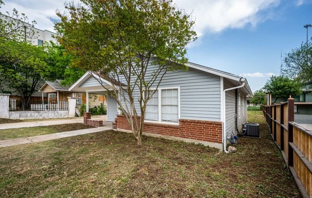 rental at 810 E Euclid Ave in San Antonio, TX — photo 2