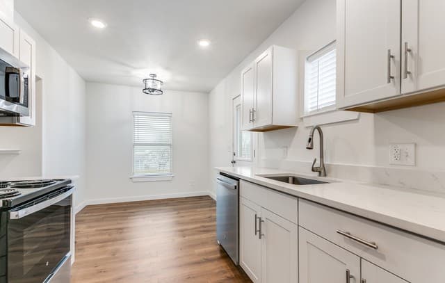 rental at 918  McIlvaine in San Antonio, TX — photo 3