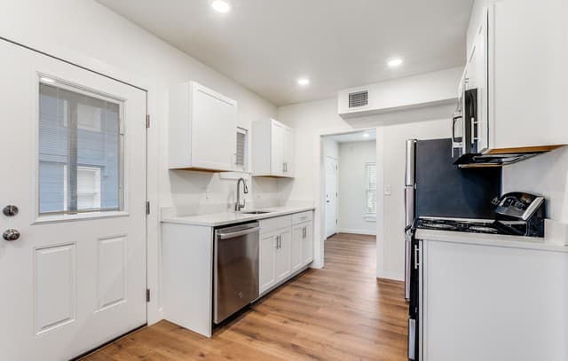 rental at 918  McIlvaine in San Antonio, TX — photo 4