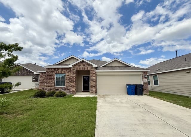 rental at 554 Blue Stem Rd in New Braunfels TX