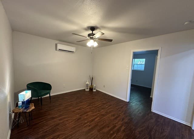 rental at 1619  Nolan Unit B in San Antonio, TX — photo 3