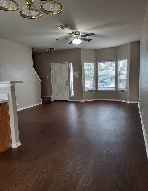 rental at 4163  St Charles Bay in San Antonio, TX — photo 2