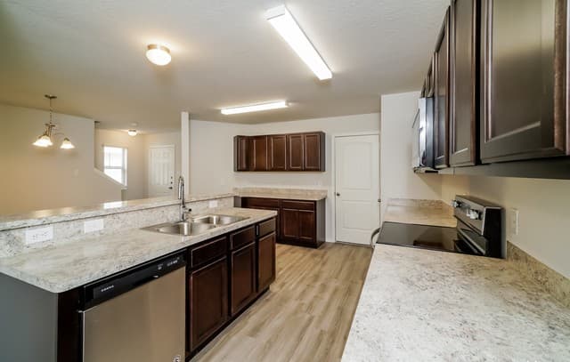 rental at 5114  Jade Crossing in San Antonio, TX — photo 4