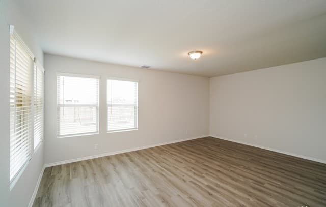 rental at 5114  Jade Crossing in San Antonio, TX — photo 5