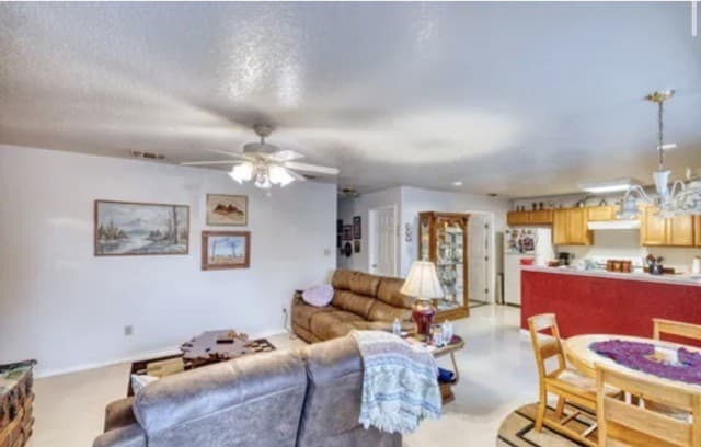 rental at 622 S Oak in Pearsall, TX — photo 3
