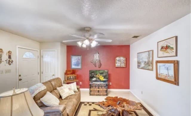 rental at 622 S Oak in Pearsall, TX — photo 4