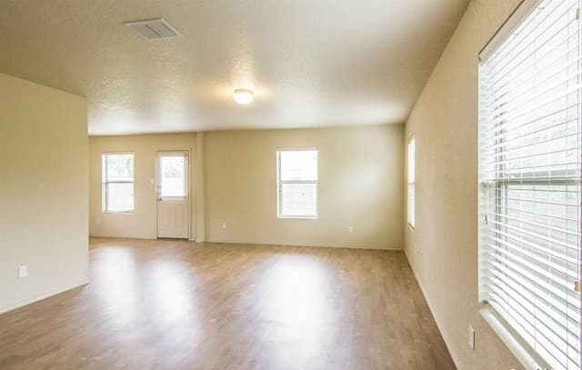 rental at 2230  Fishing Stone in San Antonio, TX — photo 4
