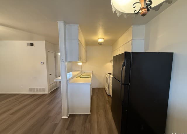 rental at 163  Richter in New Braunfels, TX — photo 5