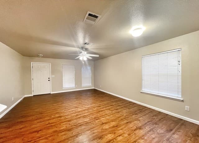 rental at 364  Starling Creek in New Braunfels, TX — photo 5