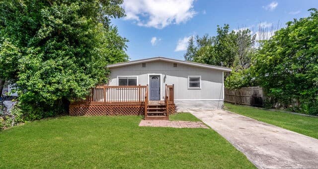 rental at 1824  Katy St in New Braunfels, TX — photo 1