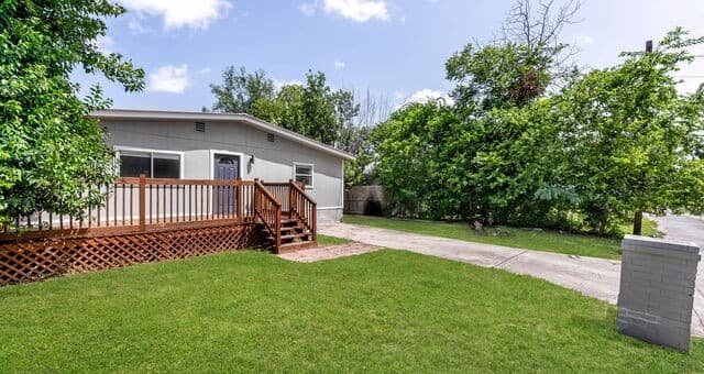 rental at 1824  Katy St in New Braunfels, TX — photo 2