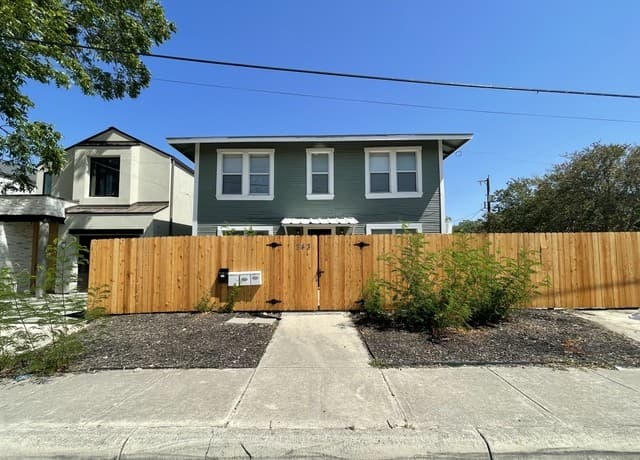 rental at 743  Eleanor Ave Unit 201 in San Antonio, TX — photo 2