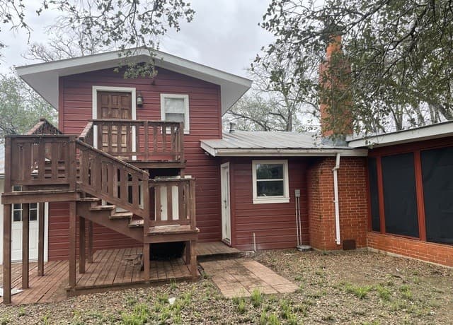 rental at 2279  N Hwy 16 in Jourdanton, TX — photo 3