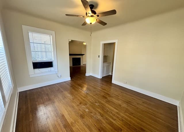 rental at 424 E Ashby Pl Unit 1 in San Antonio, TX — photo 4