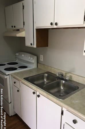 rental at 515  Humble Ave Unit 106 in San Antonio, TX — photo 2