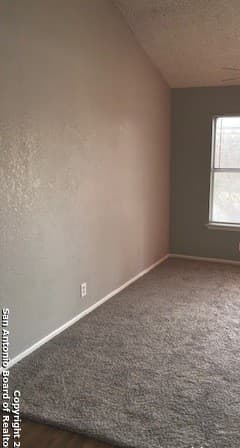 rental at 515  Humble Ave Unit 106 in San Antonio, TX — photo 4