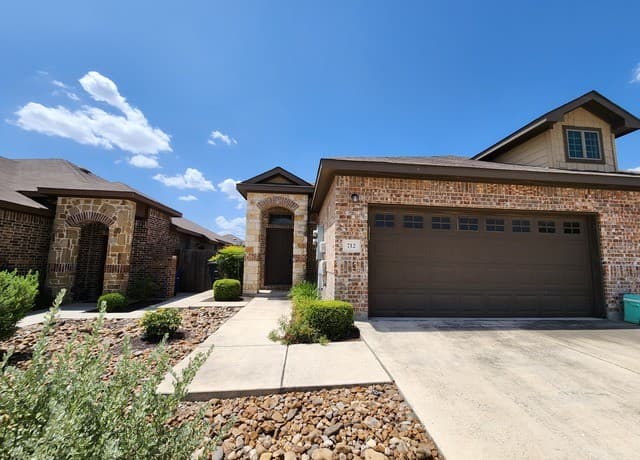 rental at 712  Creekside Cir in New Braunfels, TX — photo 3