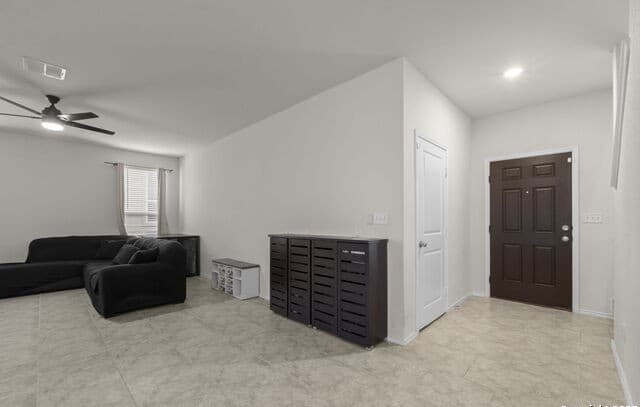 rental at 10510  Rayburn Lndg in San Antonio, TX — photo 3