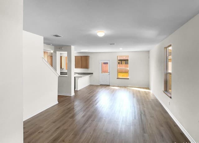 rental at 426  Dakota Creek in New Braunfels, TX — photo 3