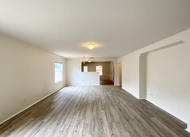 rental at 16511  Caballo Valley in Selma, TX — photo 4