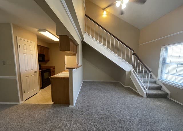 rental at 11610  Vance Jackson Unit 978 in San Antonio, TX — photo 2