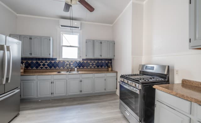 rental at 302 E Cevallos Unit 1 in San Antonio, TX — photo 4