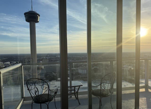 rental at 610 E Market Unit UNIT 2619 in San Antonio, TX — photo 2