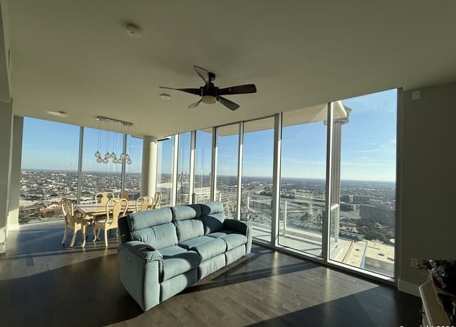 rental at 610 E Market Unit UNIT 2619 in San Antonio, TX — photo 3