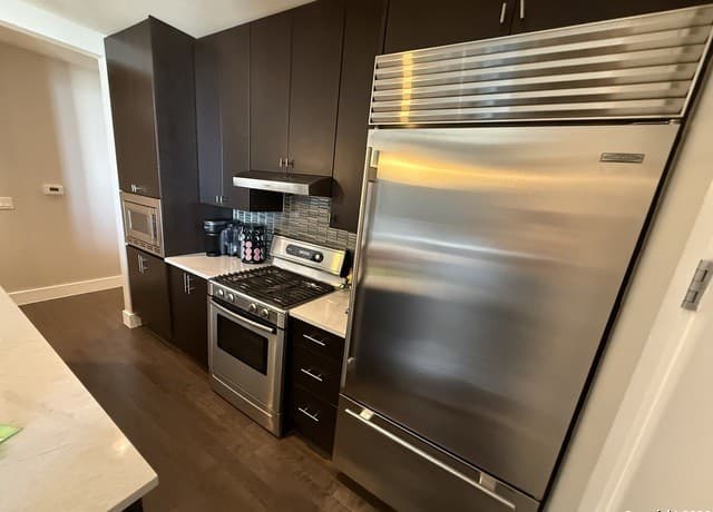 rental at 610 E Market Unit UNIT 2619 in San Antonio, TX — photo 4