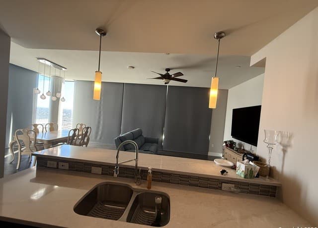 rental at 610 E Market Unit UNIT 2619 in San Antonio, TX — photo 5