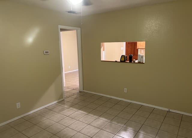 rental at 11009  Valley Star Dr in San Antonio, TX — photo 2