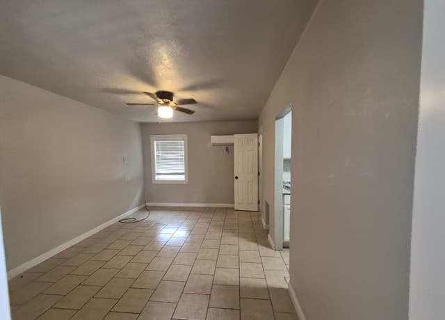 rental at 115  Caldwell St Unit 7 in San Antonio, TX — photo 2
