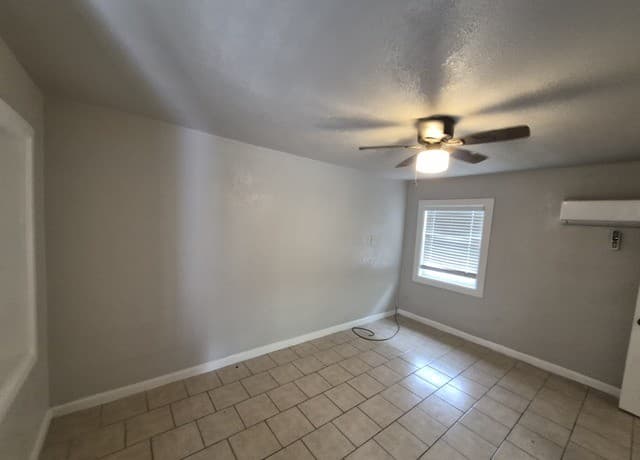 rental at 115  Caldwell St Unit 7 in San Antonio, TX — photo 3