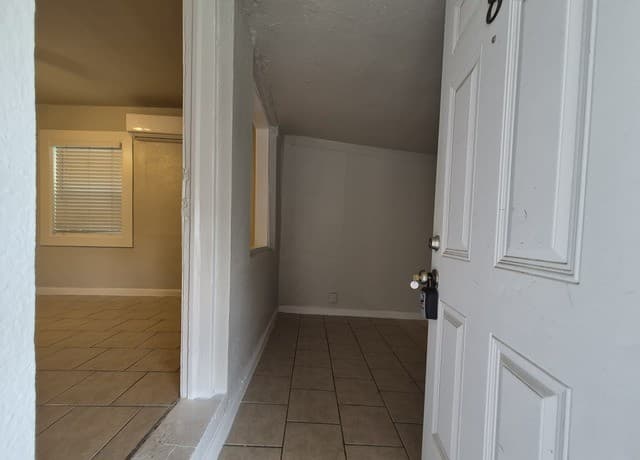 rental at 115 Caldwell St. Unit 8 in San Antonio TX