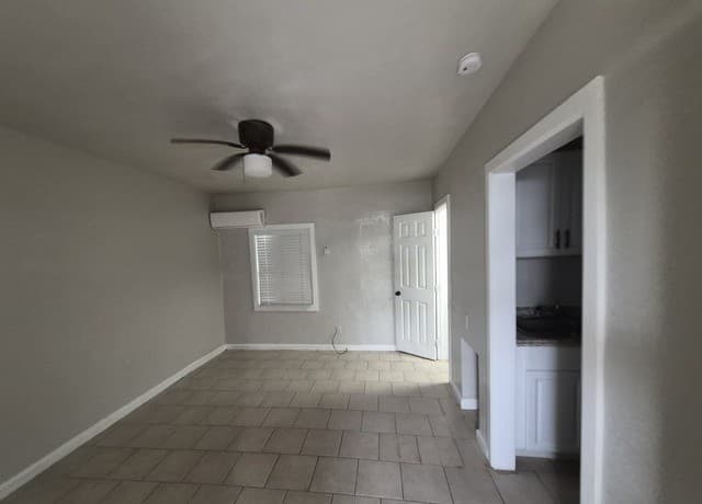 rental at 115  Caldwell St Unit 3 in San Antonio, TX — photo 2