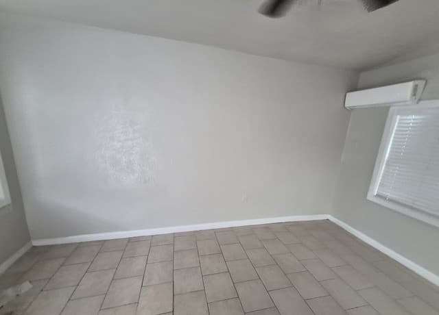 rental at 115  Caldwell St Unit 3 in San Antonio, TX — photo 4