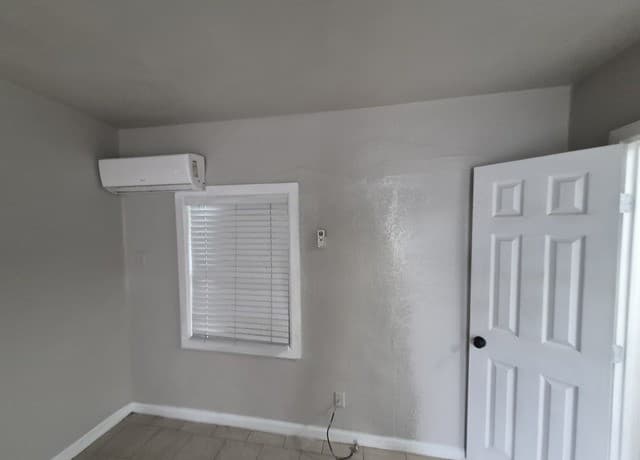 rental at 115  Caldwell St Unit 3 in San Antonio, TX — photo 5