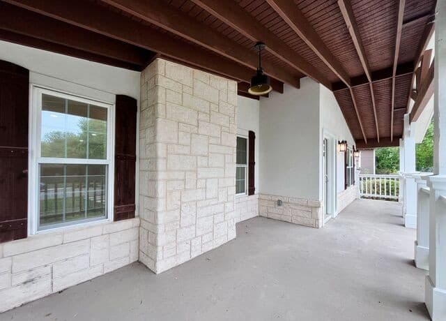 rental at 810  Elizabeth Rd in Terrell Hills, TX — photo 4