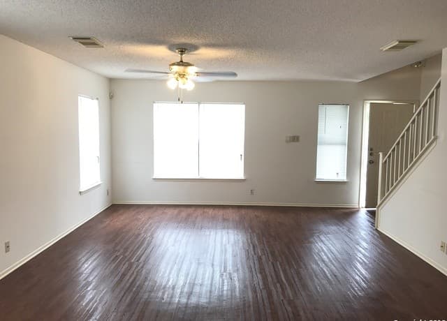 rental at 8115 Grimchester in Converse TX